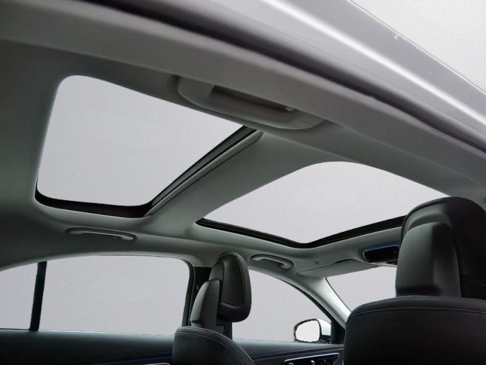 Mercedes-Benz E 400e 4MATIC - foto 15