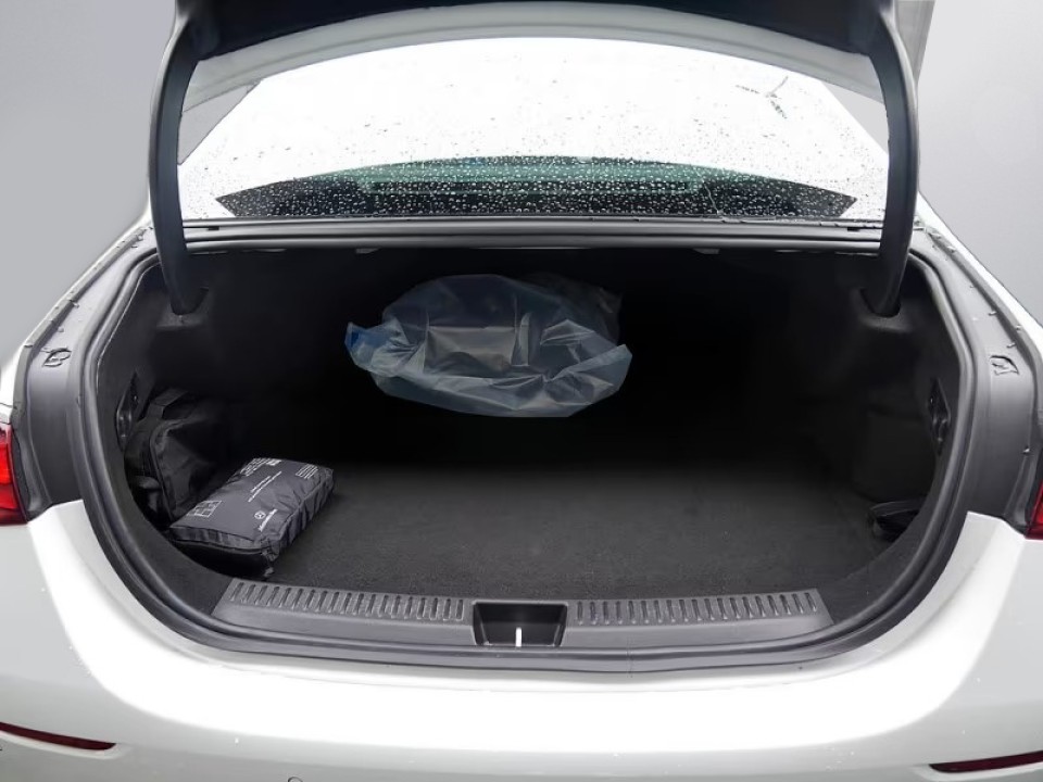 Mercedes-Benz E 400e 4MATIC - foto 17