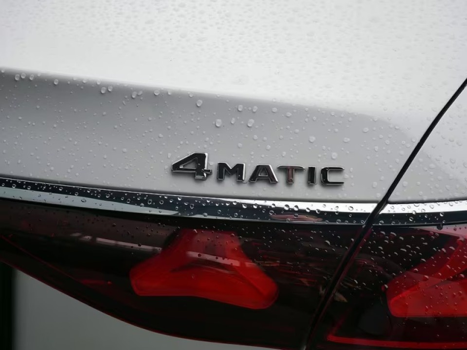 Mercedes-Benz E 400e 4MATIC - foto 19