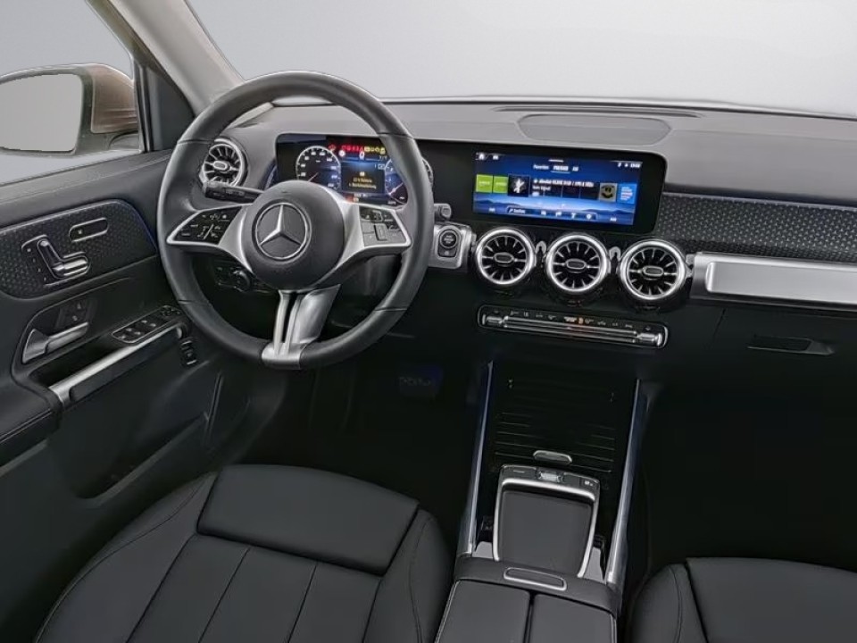 Mercedes-Benz GLB 250 4MATIC (4)