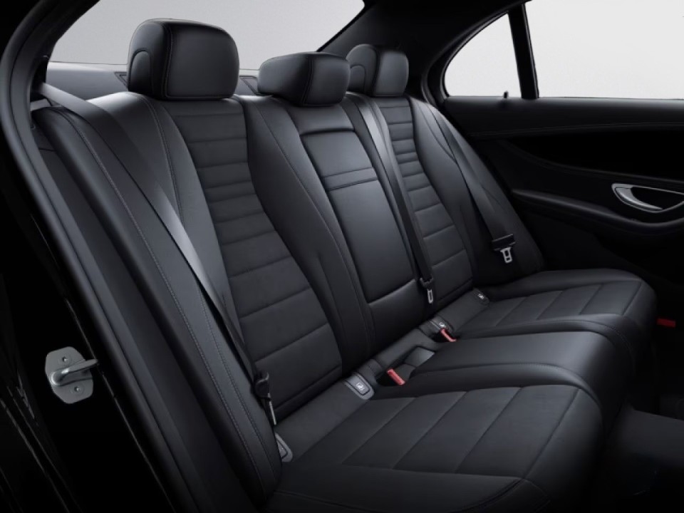 Mercedes-Benz E 300de AMG Line - foto 17