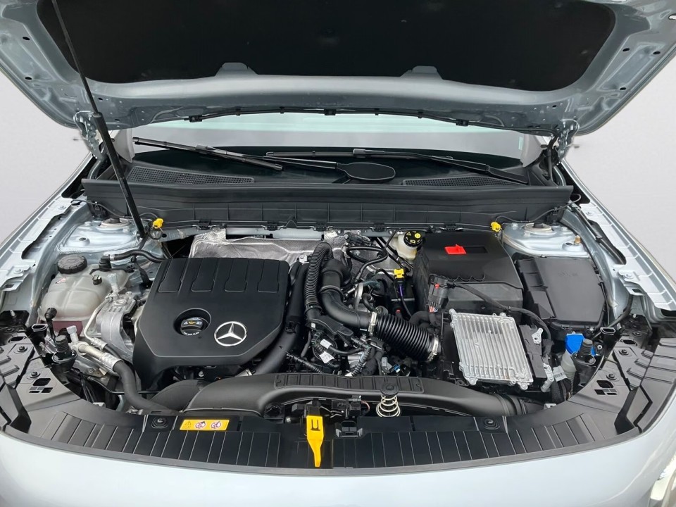 Mercedes-Benz GLB 180 AMG Line - foto 10