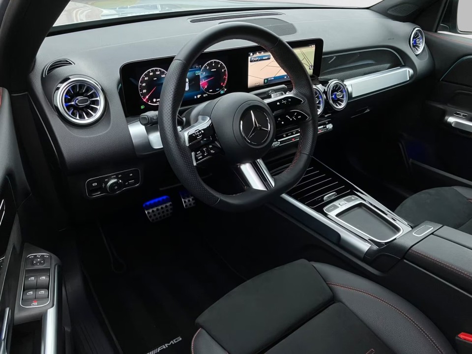 Mercedes-Benz GLB 180 AMG Line (4)