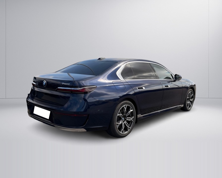 BMW Seria 7 750e xDrive (4)