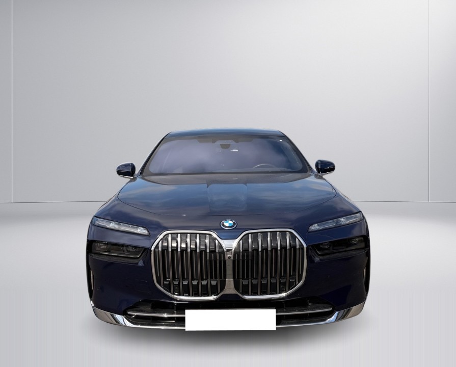 BMW Seria 7 750e xDrive (2)