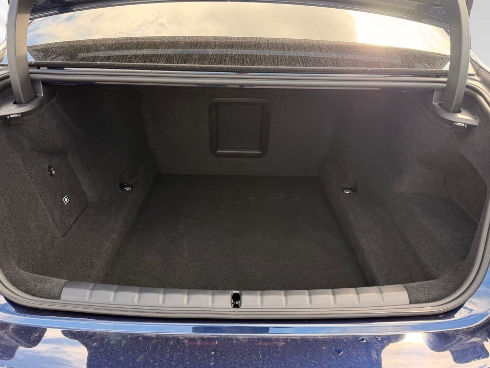 BMW Seria 7 750e xDrive - foto 14