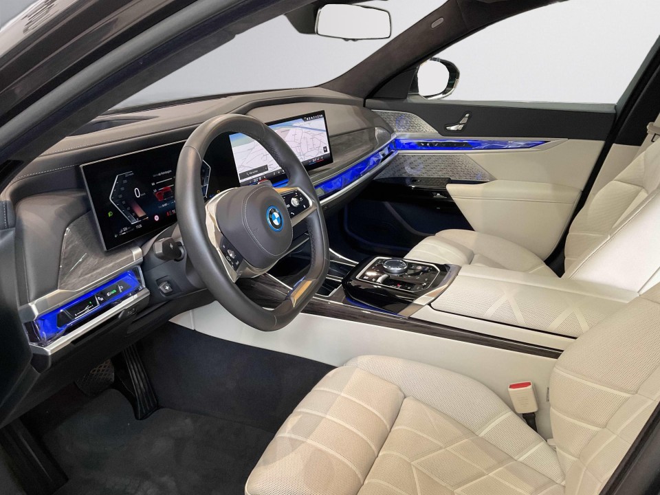 BMW Seria 7 750e xDrive - foto 6