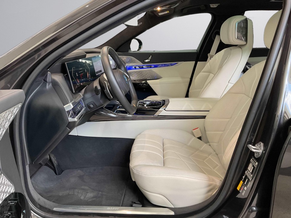 BMW Seria 7 750e xDrive - foto 7