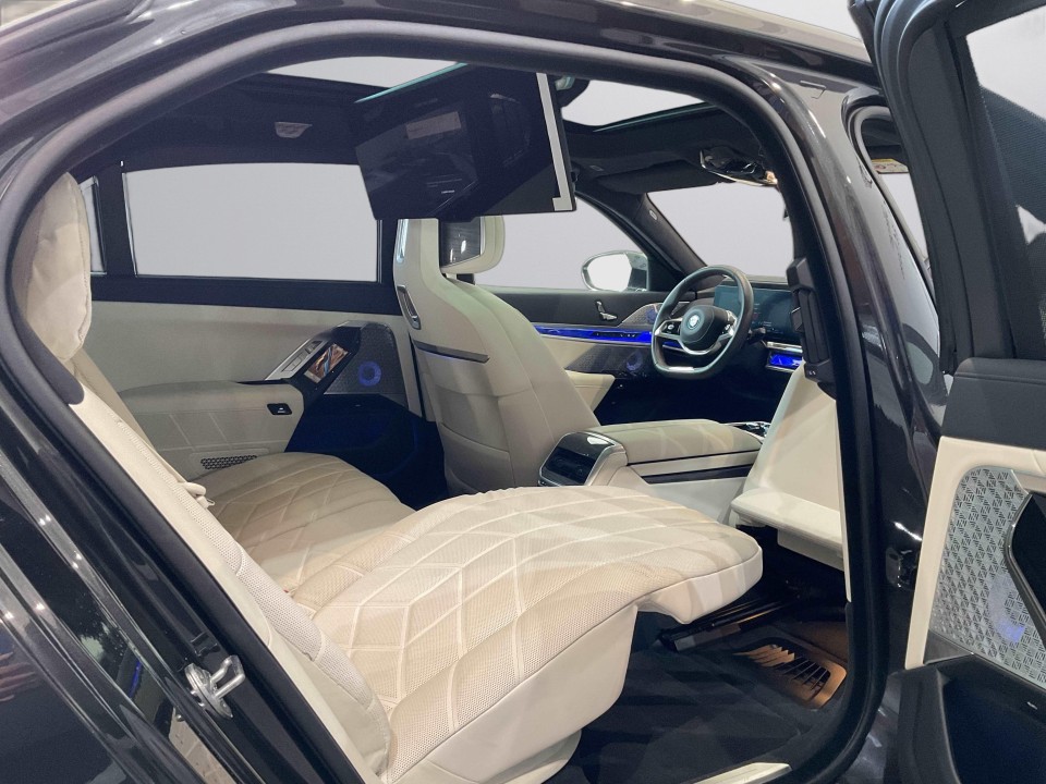 BMW Seria 7 750e xDrive - foto 9