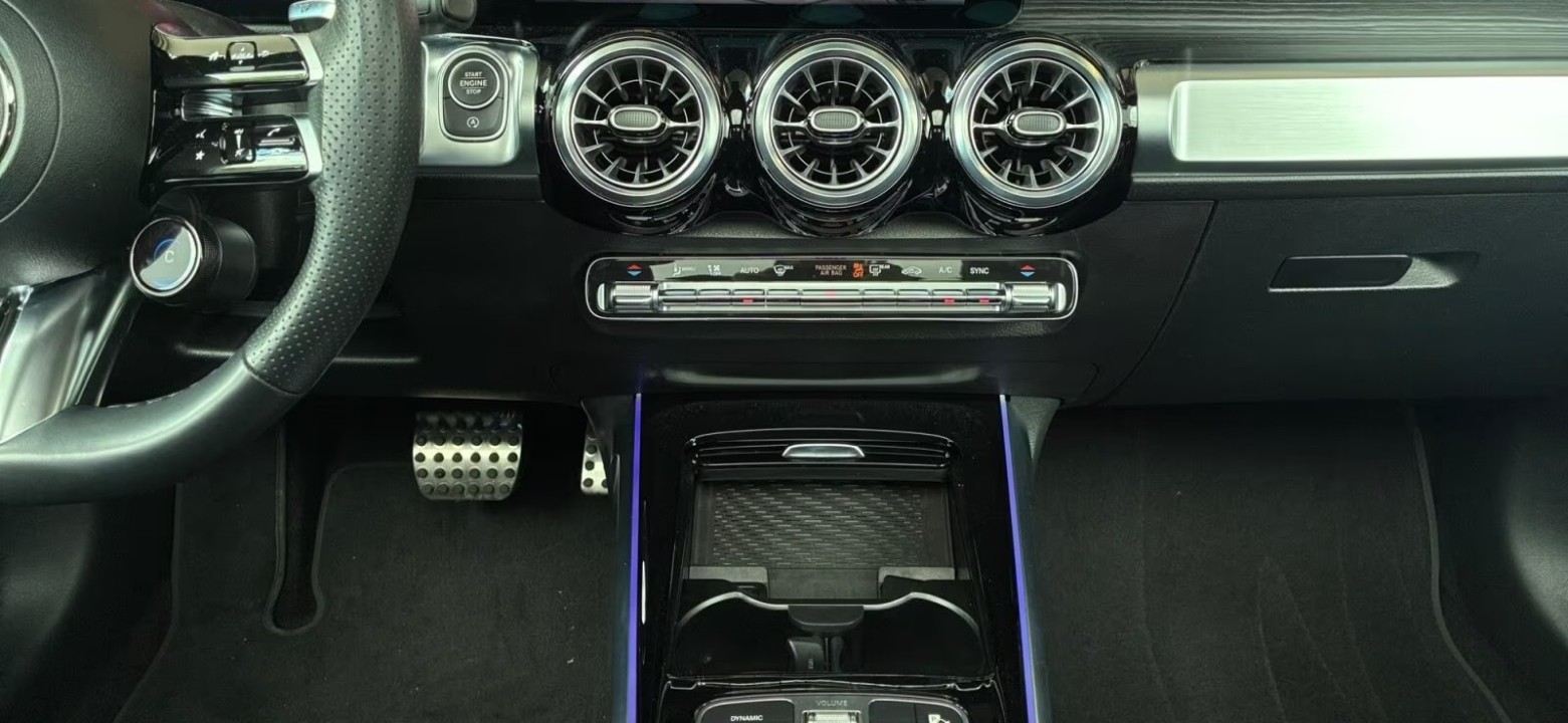 Mercedes-Benz GLB AMG 35 4MATIC - foto 17
