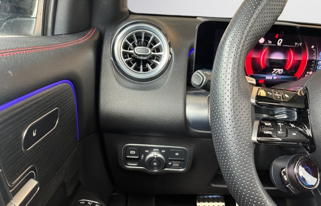 Mercedes-Benz GLB AMG 35 4MATIC - foto 15