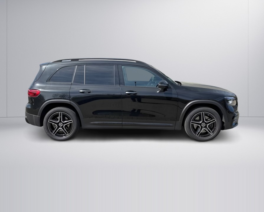 Mercedes-Benz GLB 220d 4MATIC AMG Line (2)
