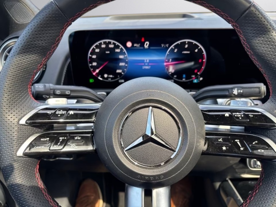 Mercedes-Benz GLB 220d 4MATIC AMG Line - foto 8
