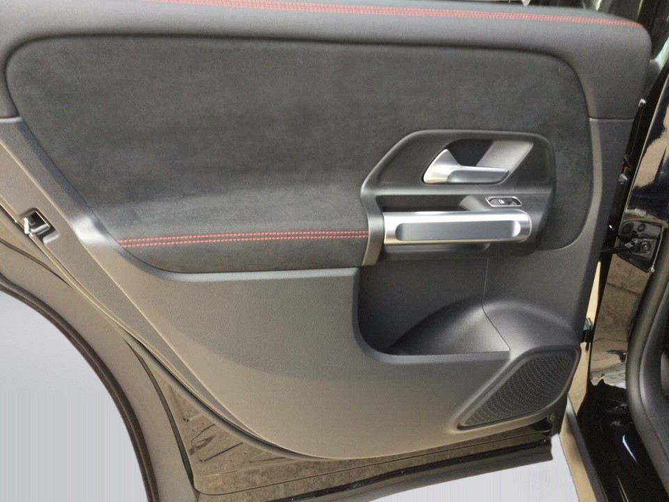 Mercedes-Benz GLB 220d 4MATIC AMG Line - foto 14