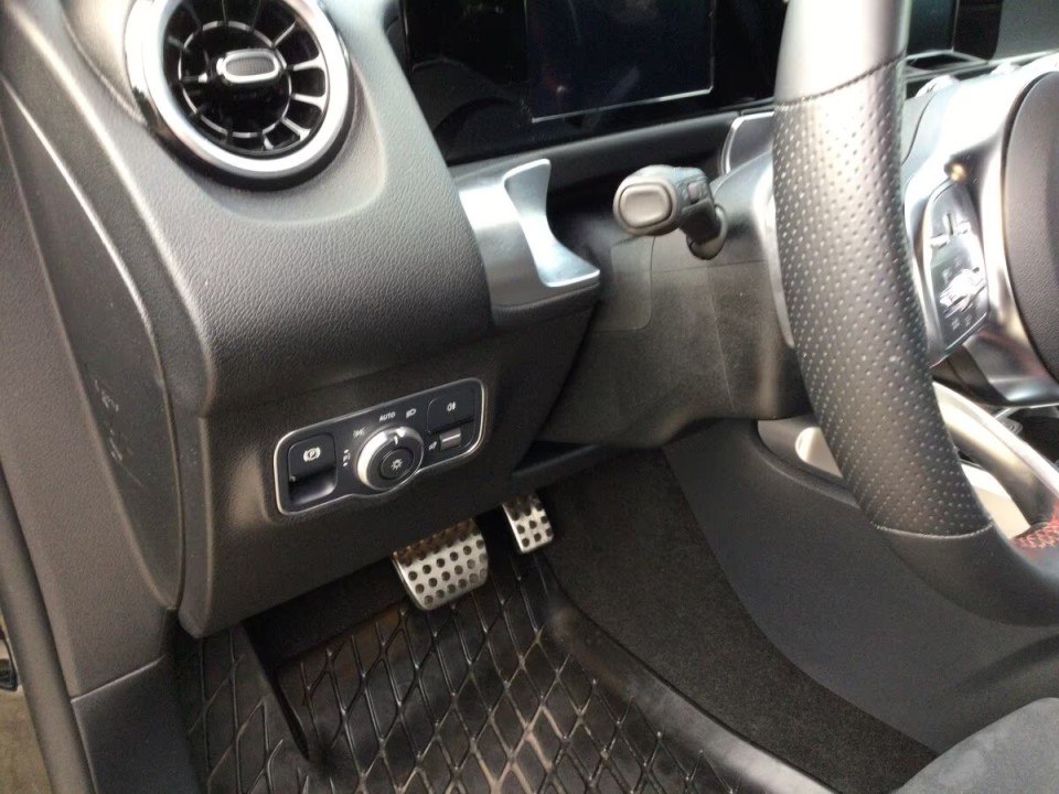 Mercedes-Benz GLB 220d 4MATIC AMG Line - foto 9