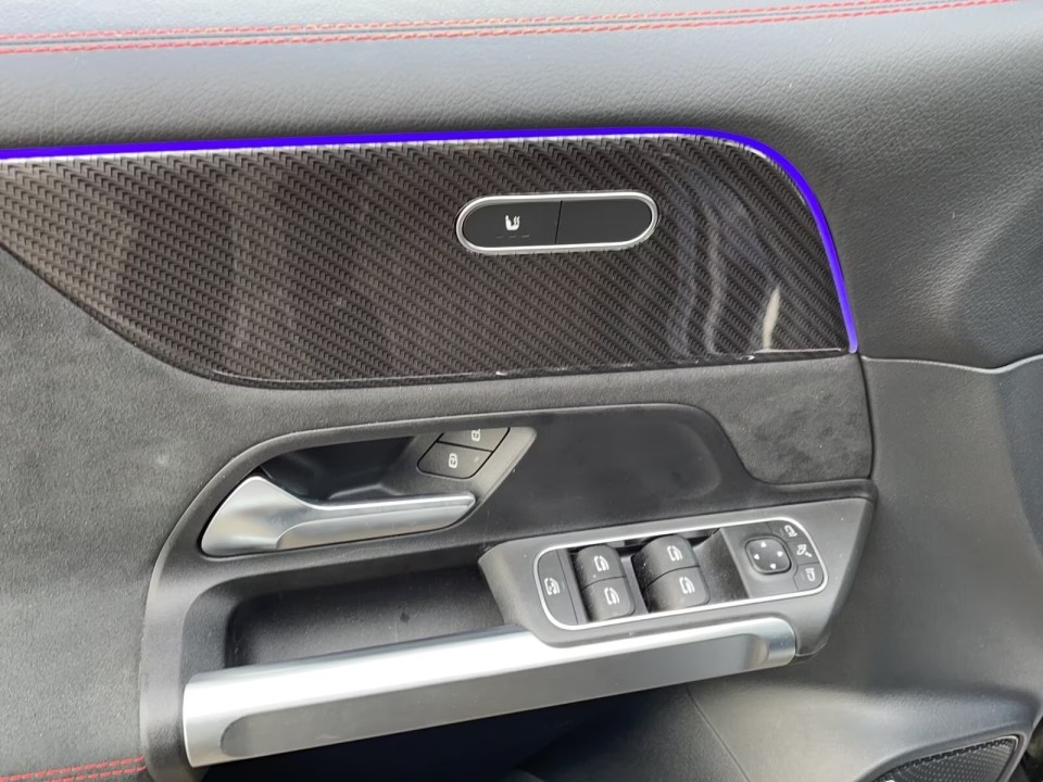 Mercedes-Benz GLB 250 4MATIC AMG Line - foto 17