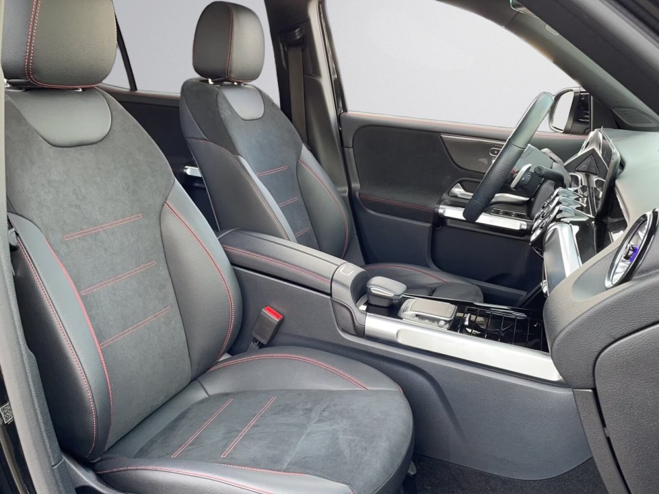 Mercedes-Benz GLB 250 4MATIC AMG Line - foto 10