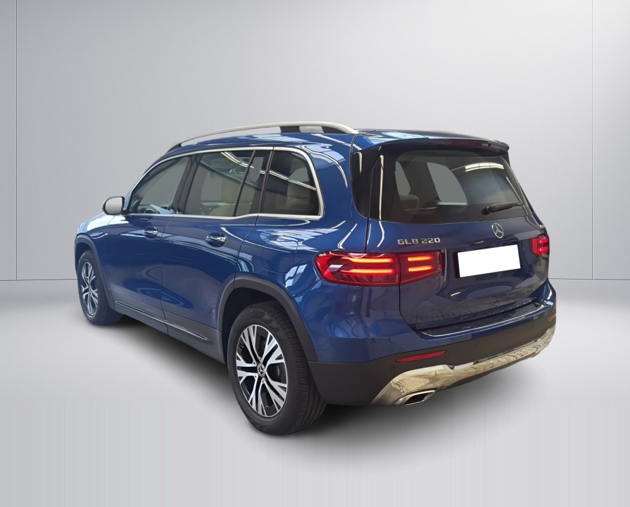 Mercedes-Benz GLB 220 4MATIC (5)