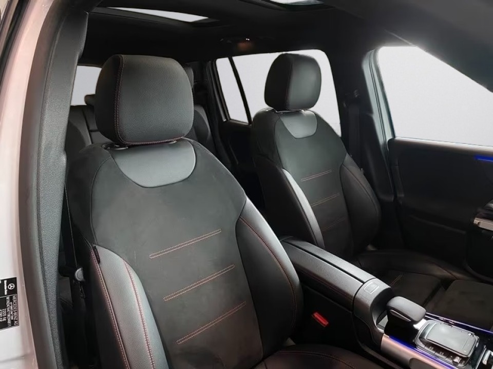 Mercedes-Benz GLB 250 4MATIC AMG - foto 16