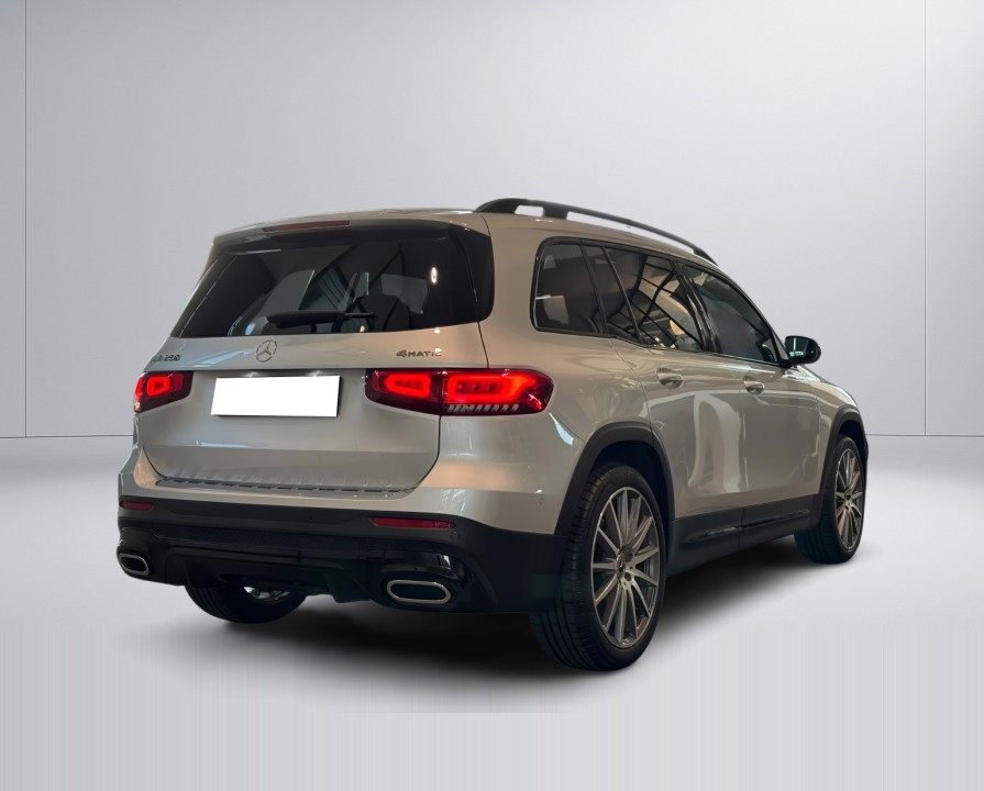 Mercedes-Benz GLB 250 4MATIC AMG (2)