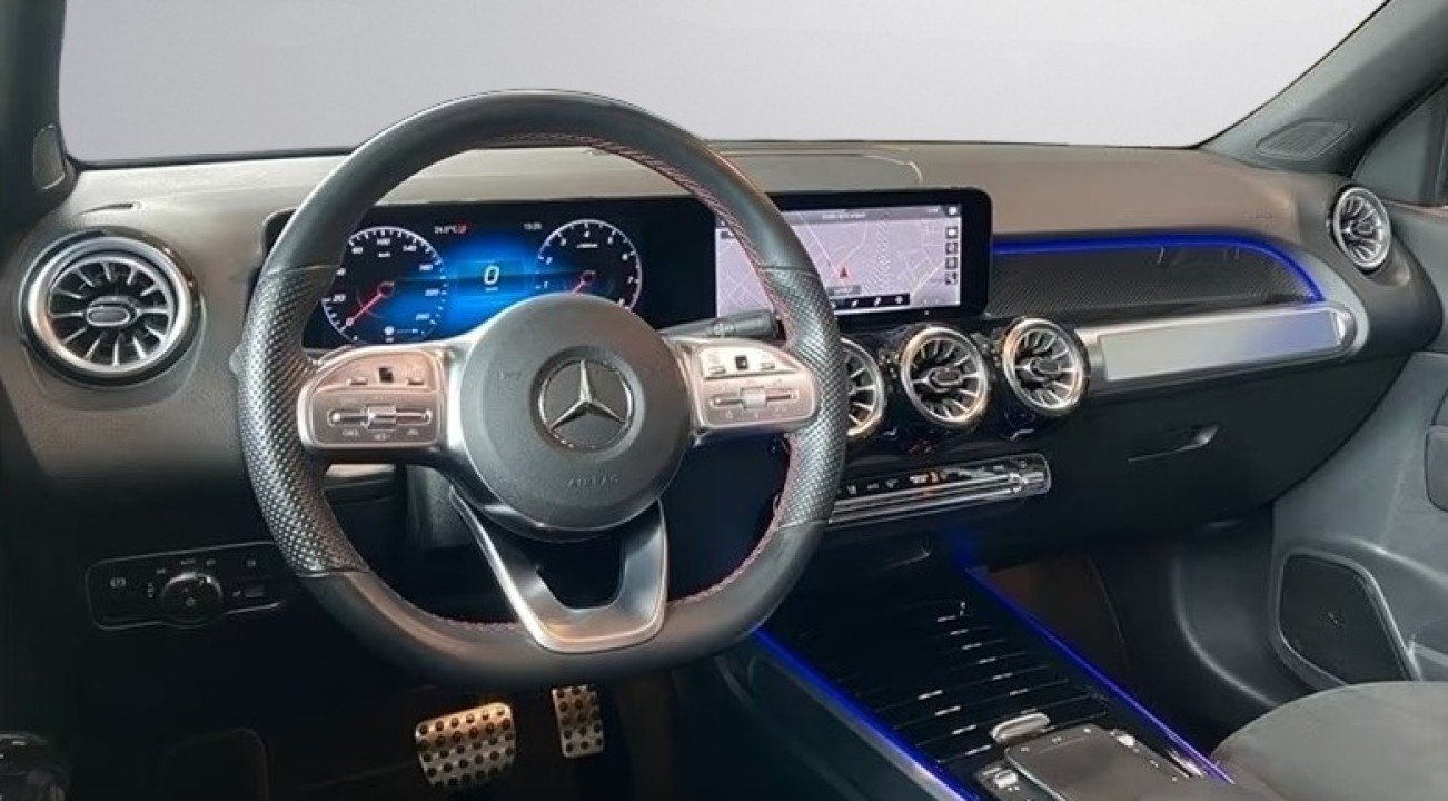 Mercedes-Benz GLB 250 4MATIC AMG - foto 10