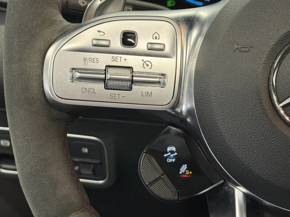 Mercedes-Benz GLB AMG 35 4MATIC - foto 12