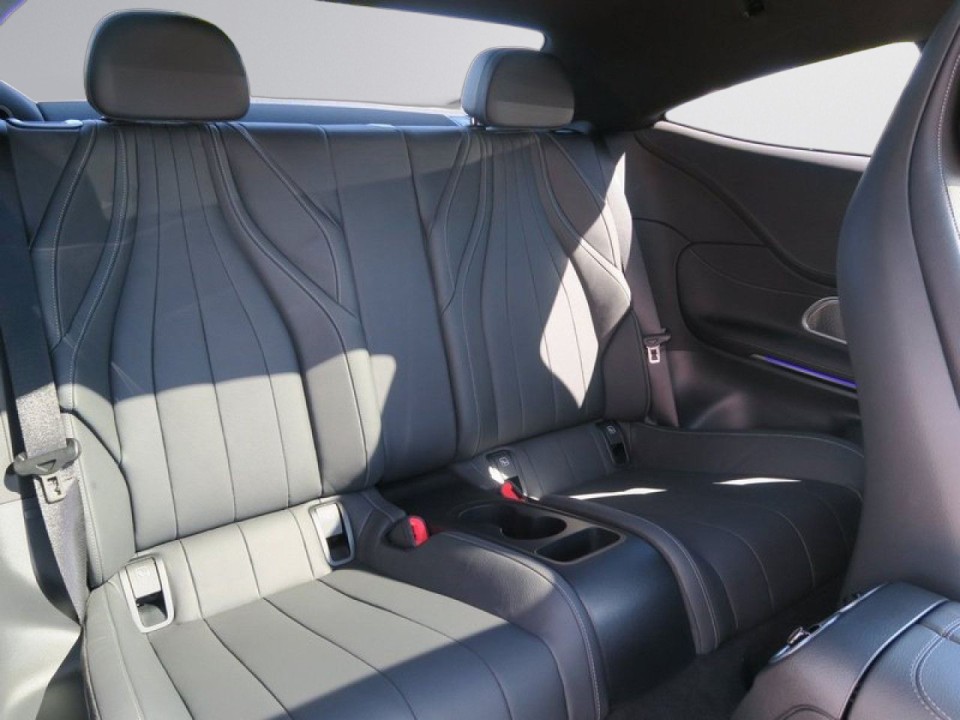 Mercedes-Benz CLE 300e - foto 8