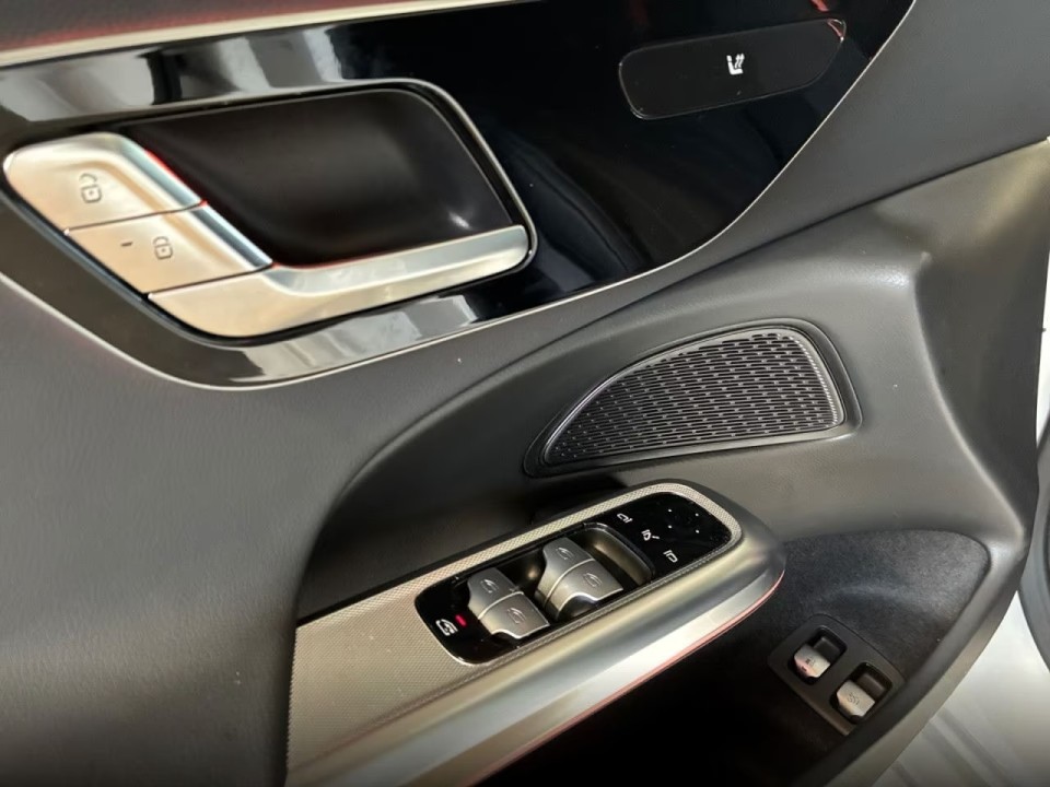 Mercedes-Benz E 300e 4MATIC Avantgarde - foto 15
