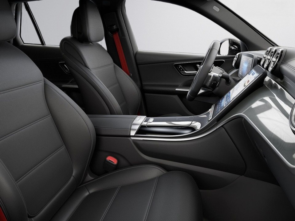 Mercedes-Benz GLC 300 4MATIC AMG Line (5)