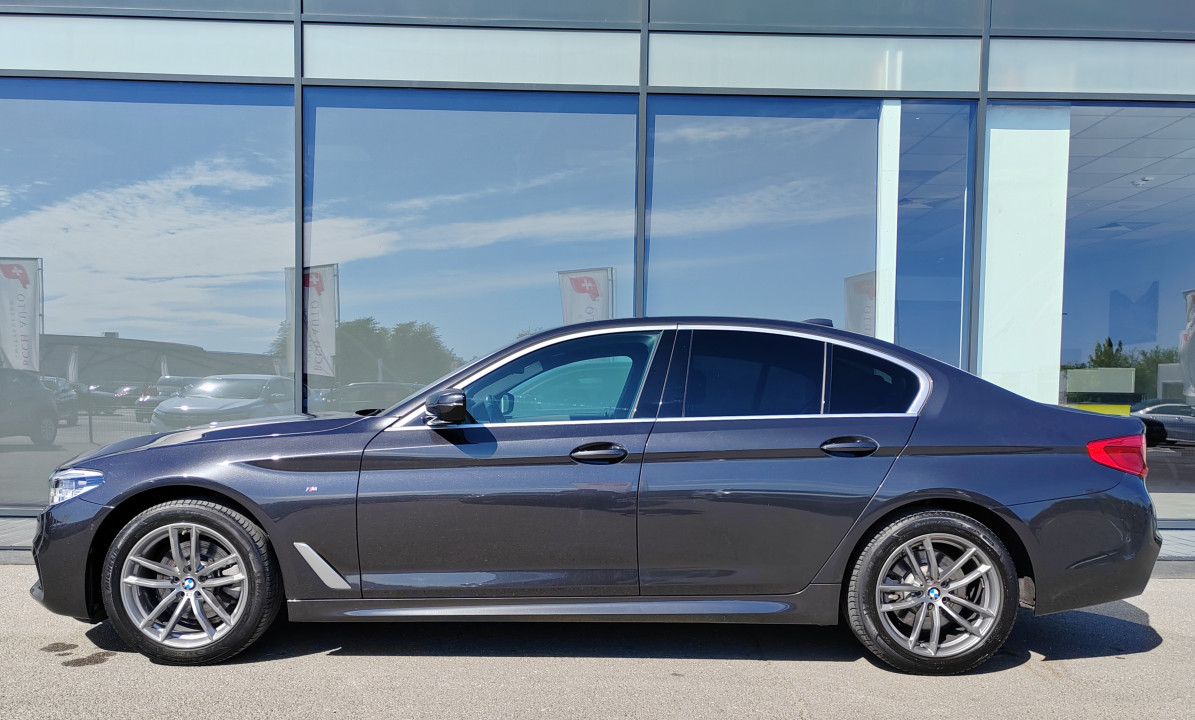 BMW Seria 5 520d xDrive M-Sport - foto 6