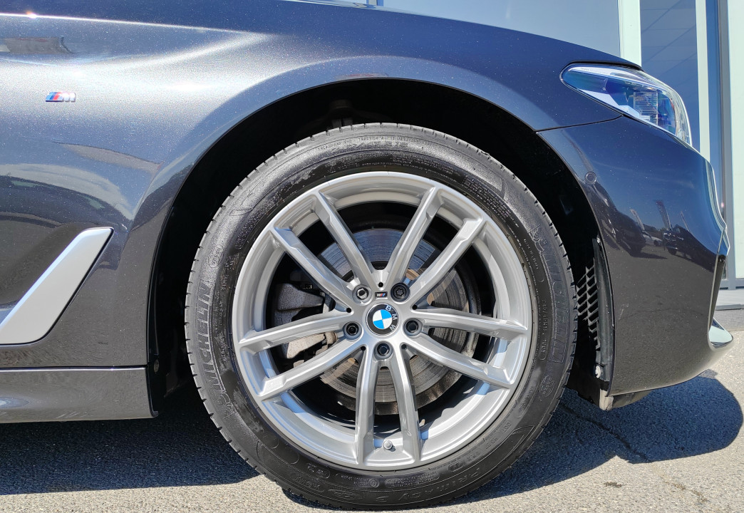 BMW Seria 5 520d xDrive M-Sport - foto 30