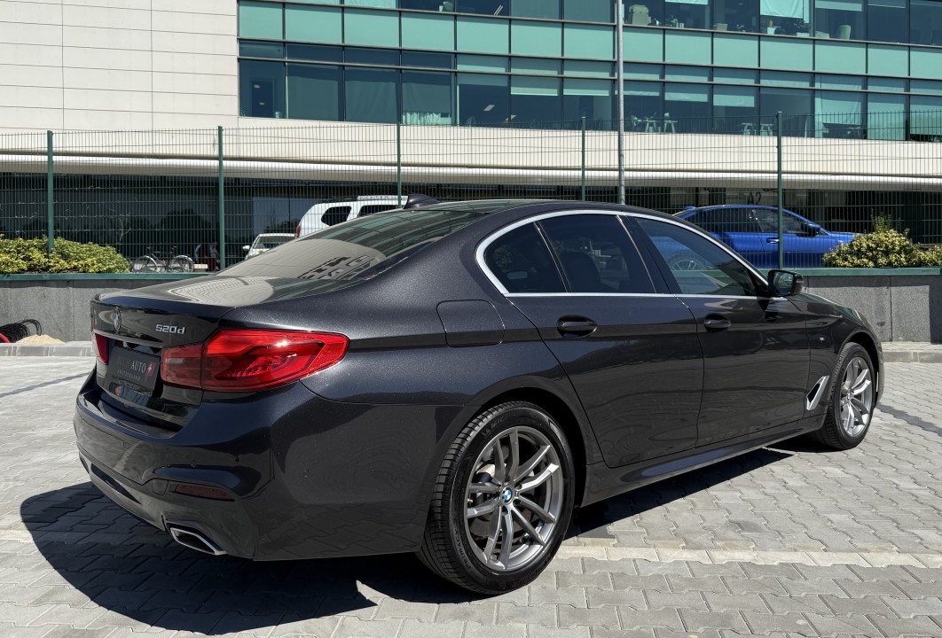 BMW Seria 5 520d xDrive M-Sport (3)