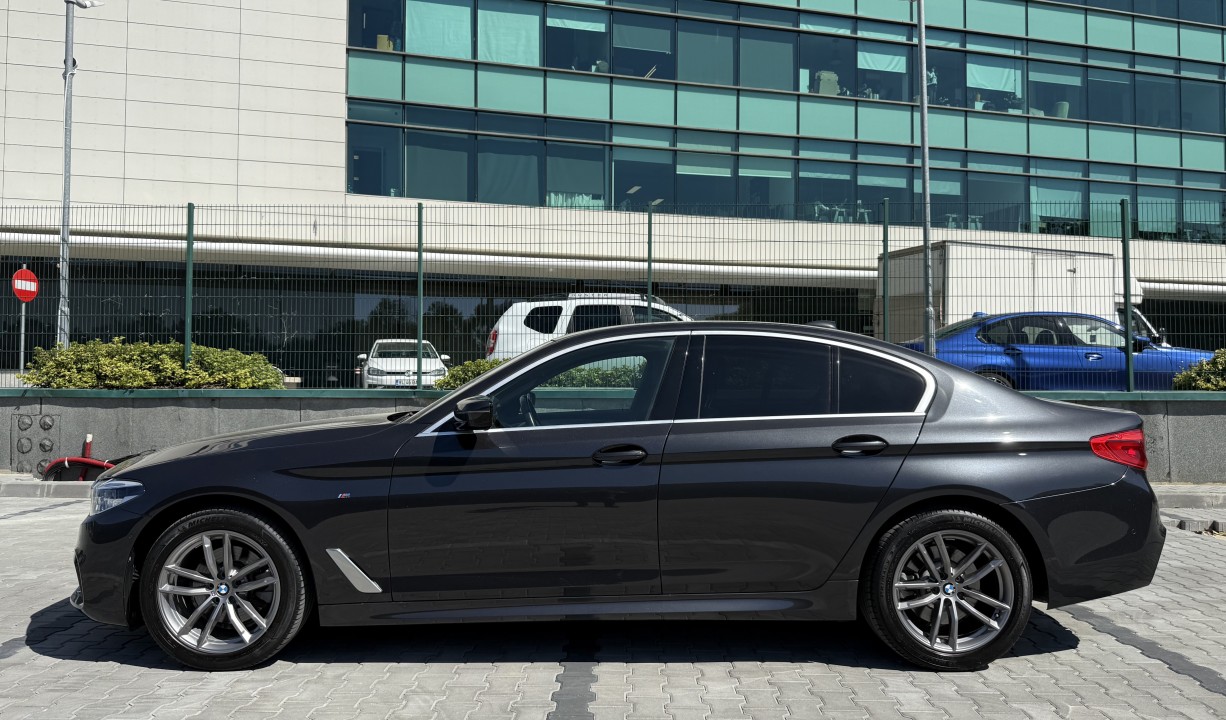 BMW Seria 5 520d xDrive M-Sport - foto 6