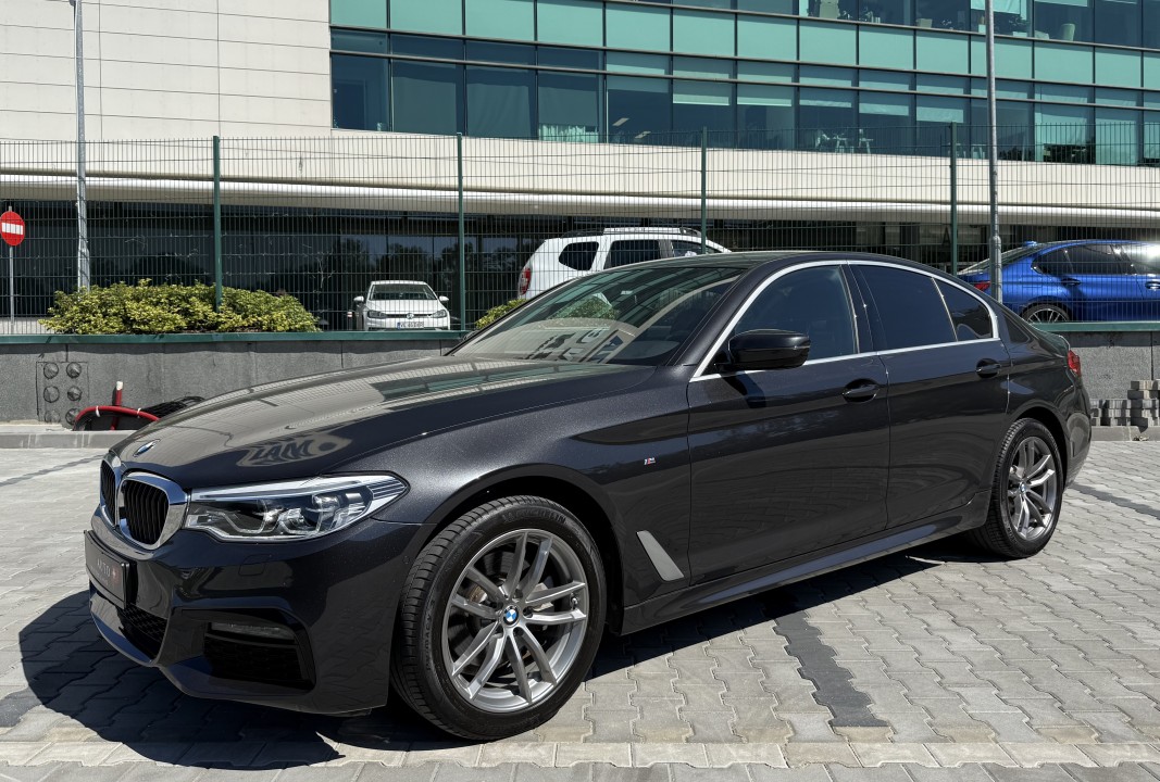 BMW Seria 5 520d xDrive M-Sport - foto 7