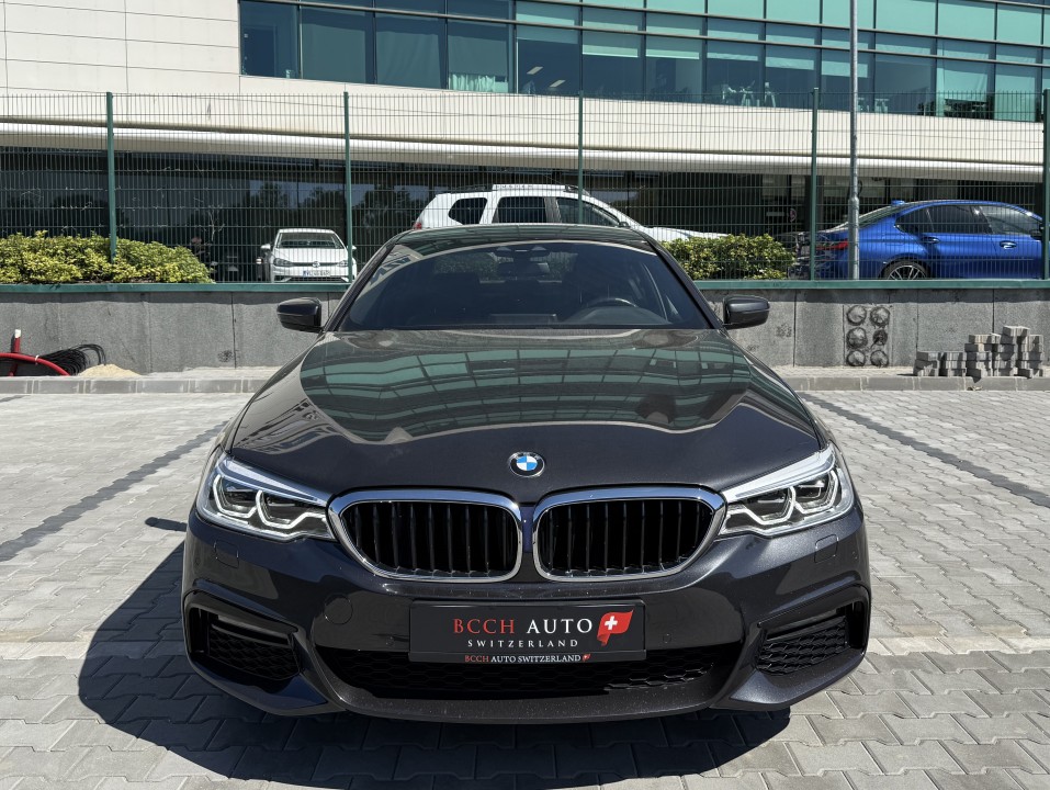 BMW Seria 5 520d xDrive M-Sport - foto 8