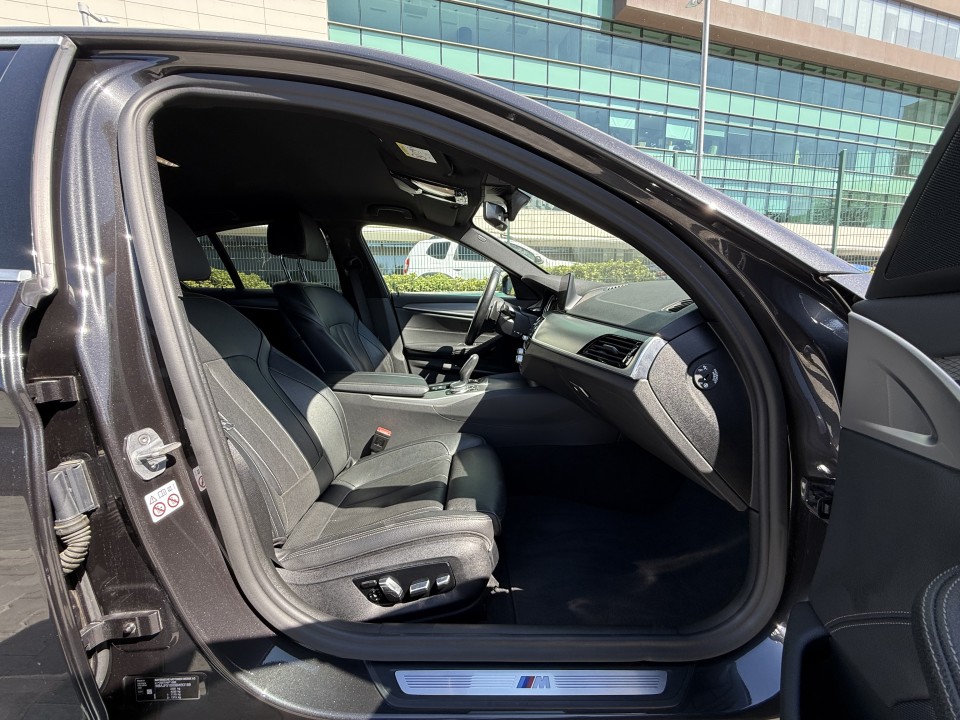 BMW Seria 5 520d xDrive M-Sport - foto 9