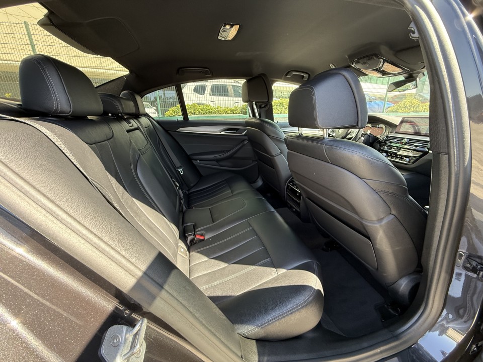 BMW Seria 5 520d xDrive M-Sport - foto 13