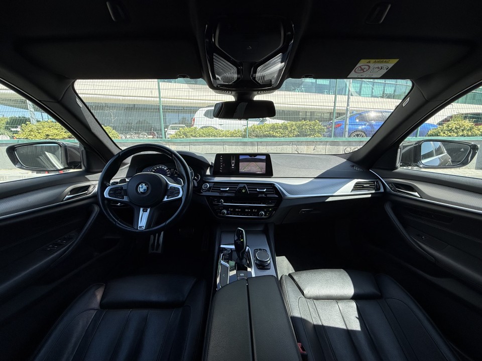BMW Seria 5 520d xDrive M-Sport - foto 14