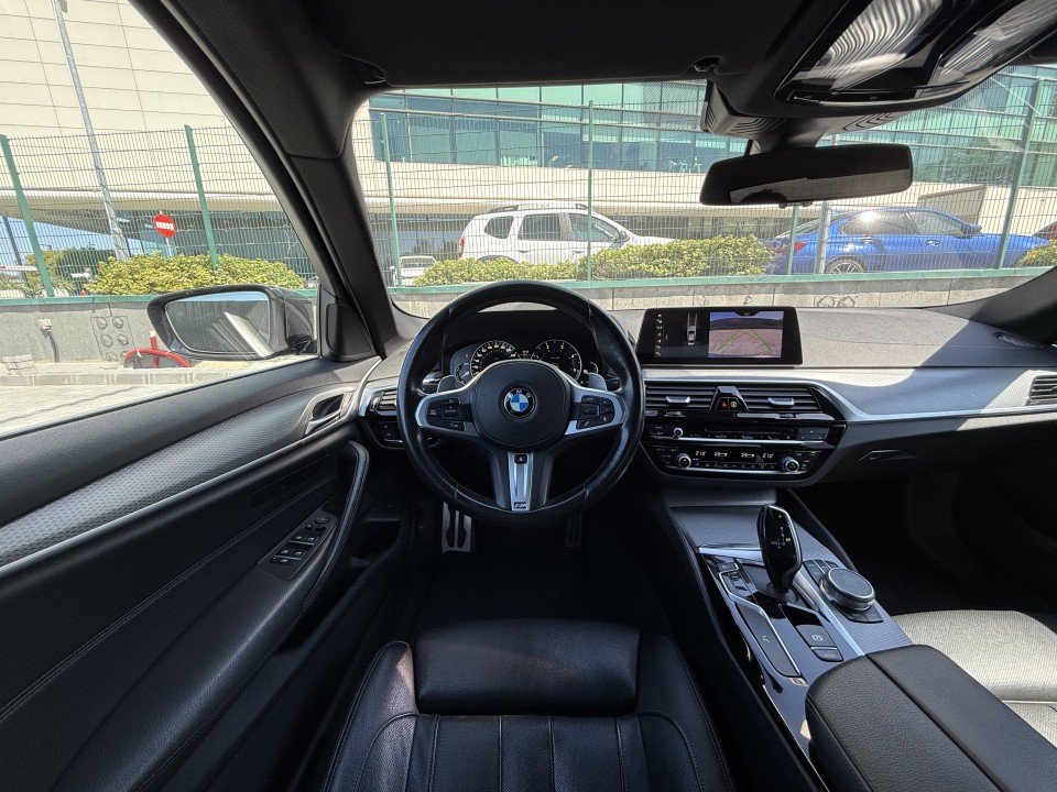 BMW Seria 5 520d xDrive M-Sport - foto 15