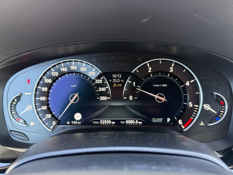 BMW Seria 5 520d xDrive M-Sport - foto 18