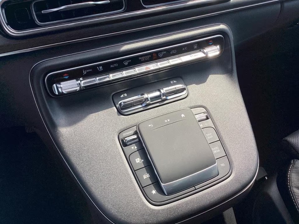Mercedes-Benz EQV 300 - foto 11
