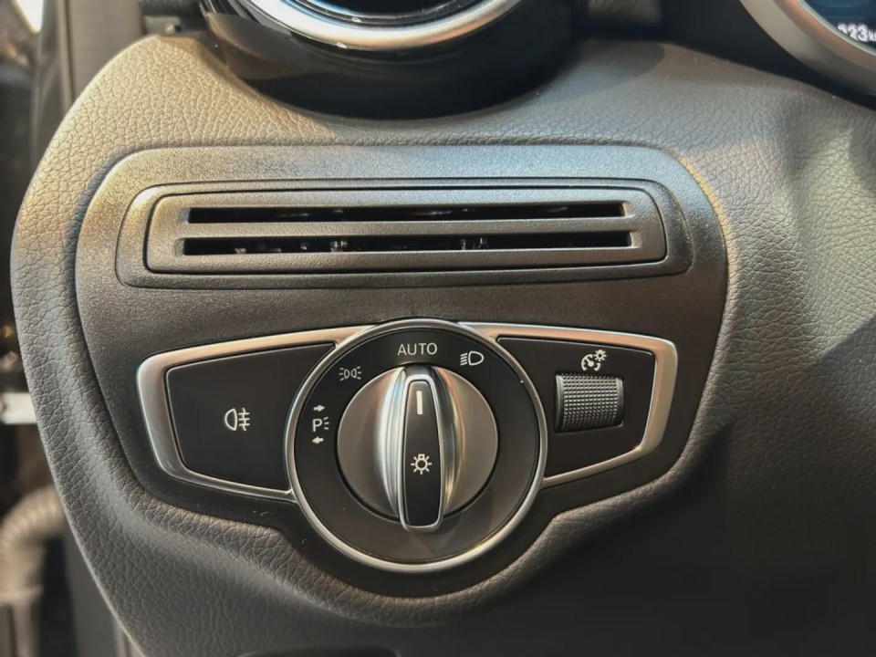 Mercedes-Benz GLC Coupé 200 4MATIC - foto 12
