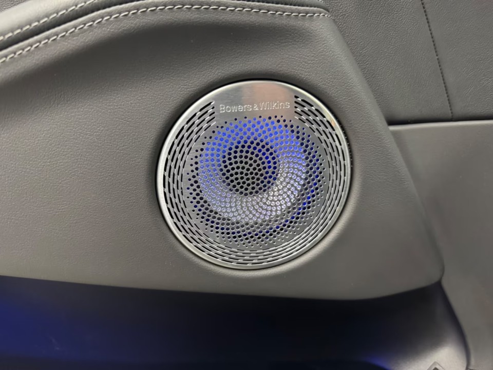 BMW XM 50e - foto 19