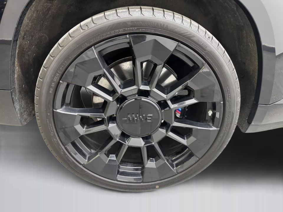 BMW XM 50e - foto 21