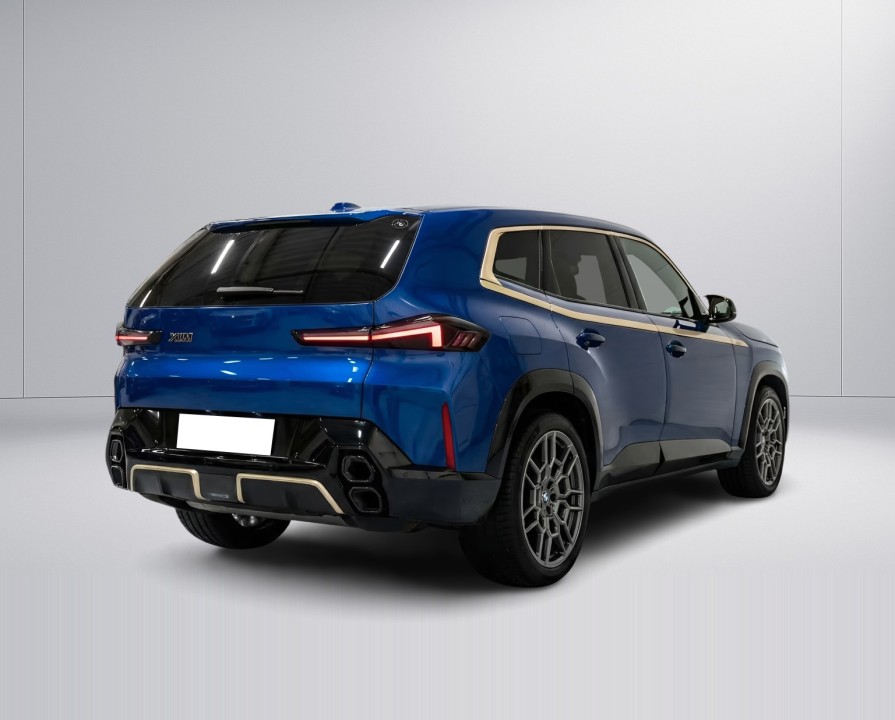BMW XM M-Sport (2)