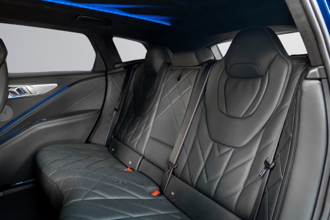 BMW XM M-Sport - foto 11