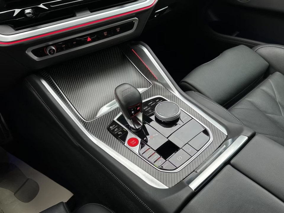 BMW XM 50e - foto 9