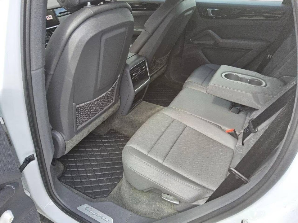 Porsche Cayenne (5)