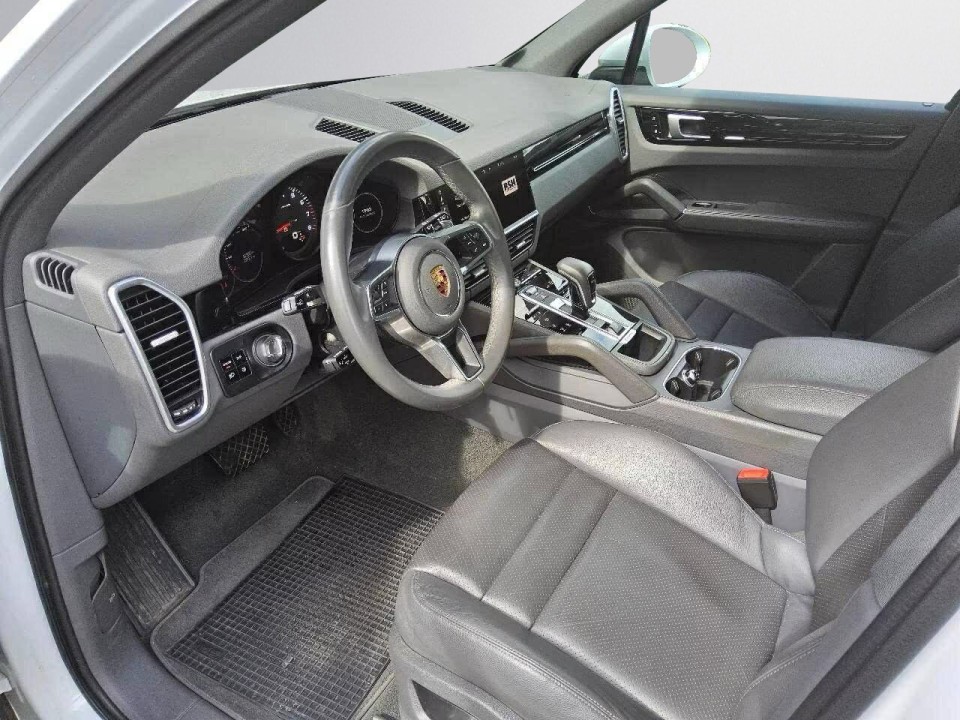 Porsche Cayenne (4)