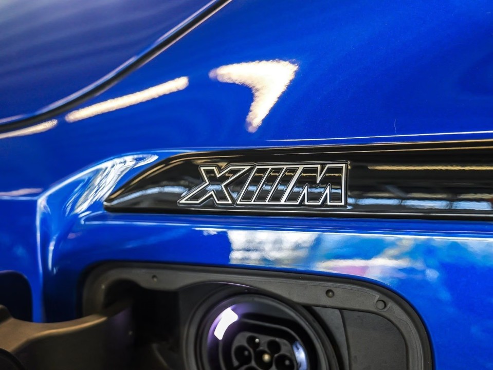 BMW XM 50e - foto 17